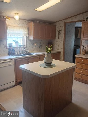 822 SUNNY LN, Gap, PA 17527