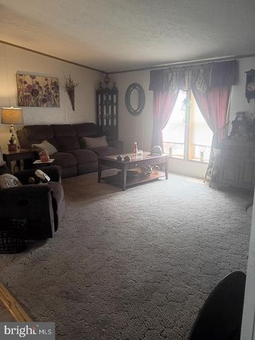822 SUNNY LN, Gap, PA 17527