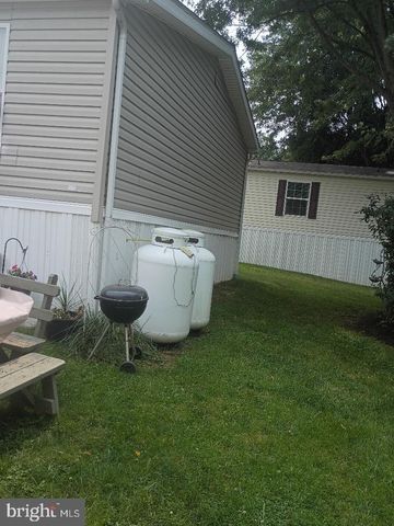 822 SUNNY LN, Gap, PA 17527