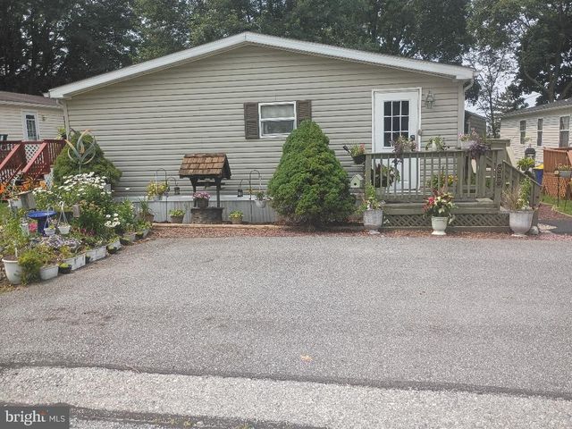 822 SUNNY LN, Gap, PA 17527