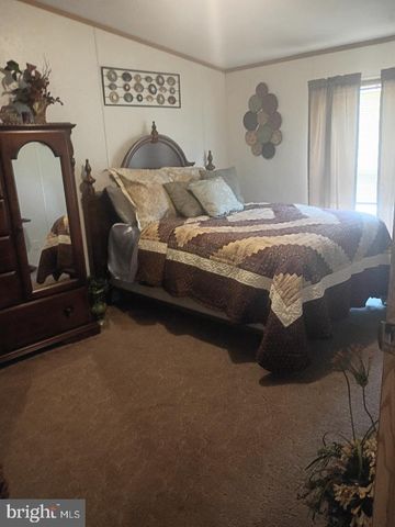 822 SUNNY LN, Gap, PA 17527