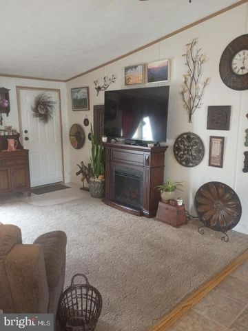 822 SUNNY LN, Gap, PA 17527
