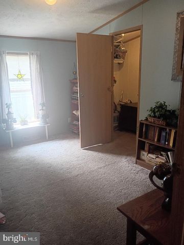 822 SUNNY LN, Gap, PA 17527