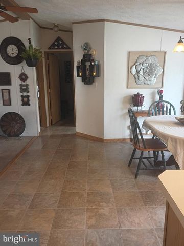 822 SUNNY LN, Gap, PA 17527
