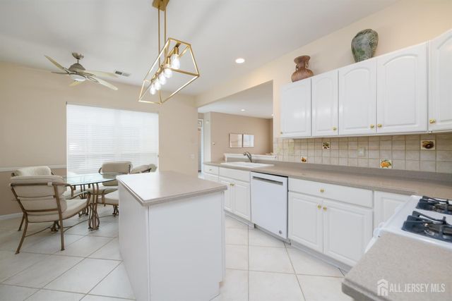 467 Bluebird Drive, Monroe, NJ 08831