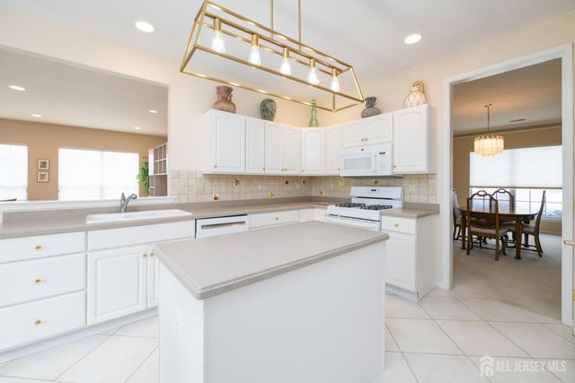 467 Bluebird Drive, Monroe, NJ 08831