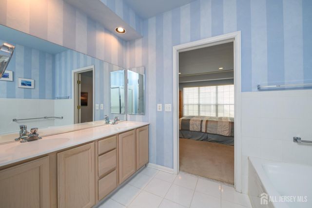 467 Bluebird Drive, Monroe, NJ 08831