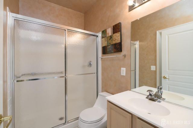 467 Bluebird Drive, Monroe, NJ 08831