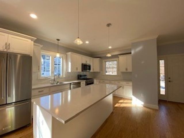 165 Cambridge Rd 13, Woburn, MA 01801