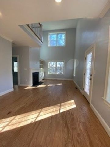 165 Cambridge Rd 13, Woburn, MA 01801