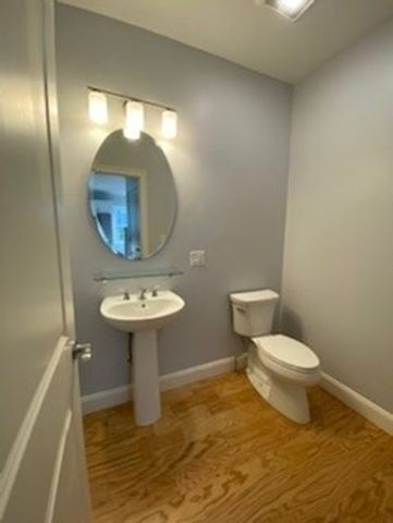 165 Cambridge Rd 13, Woburn, MA 01801