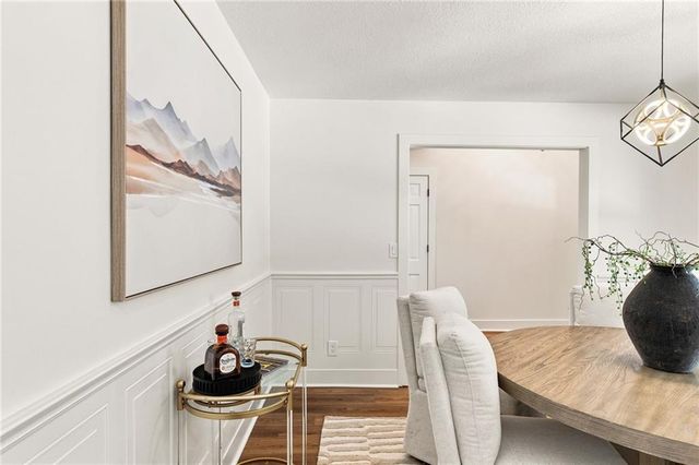10140 Mackey Street, Overland Park, KS 66212