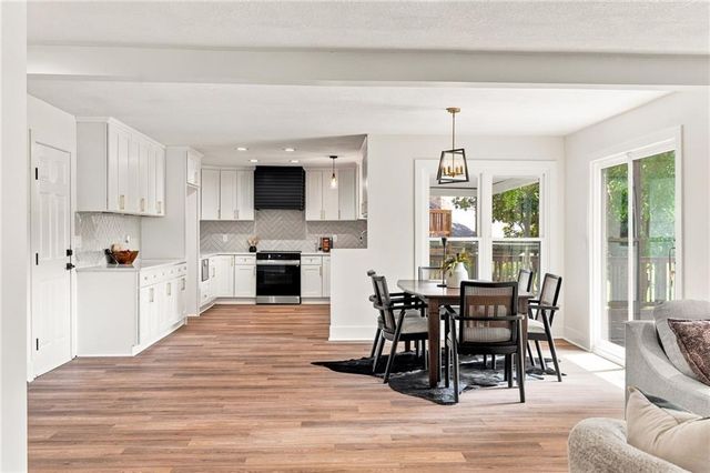 10140 Mackey Street, Overland Park, KS 66212