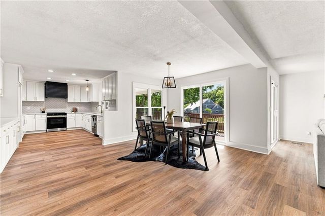 10140 Mackey Street, Overland Park, KS 66212
