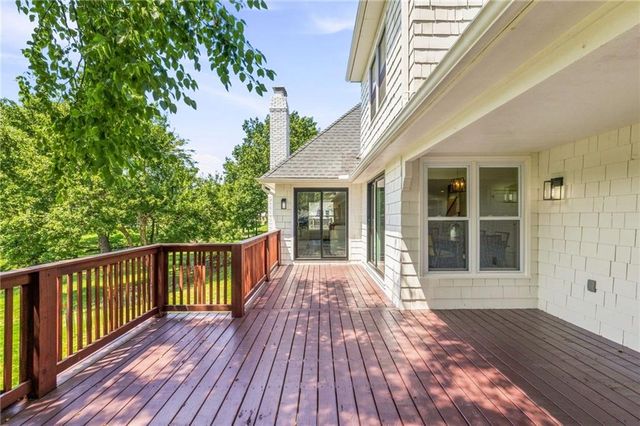 10140 Mackey Street, Overland Park, KS 66212