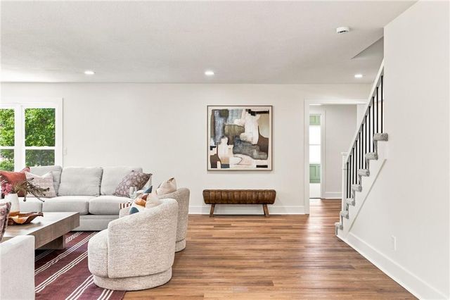 10140 Mackey Street, Overland Park, KS 66212