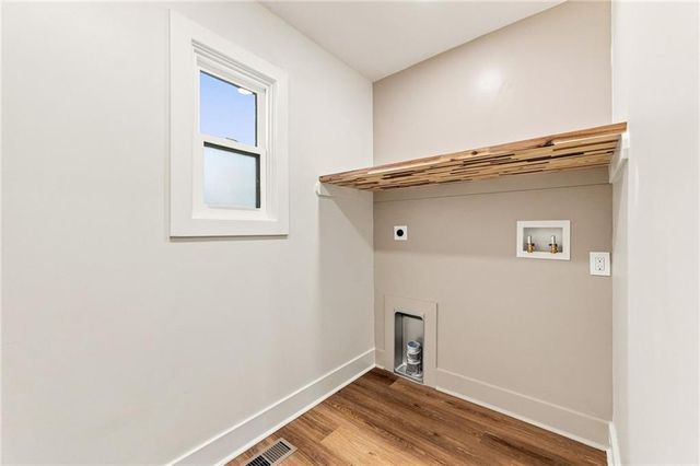 10140 Mackey Street, Overland Park, KS 66212