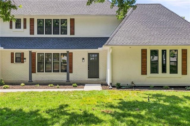 10140 Mackey Street, Overland Park, KS 66212