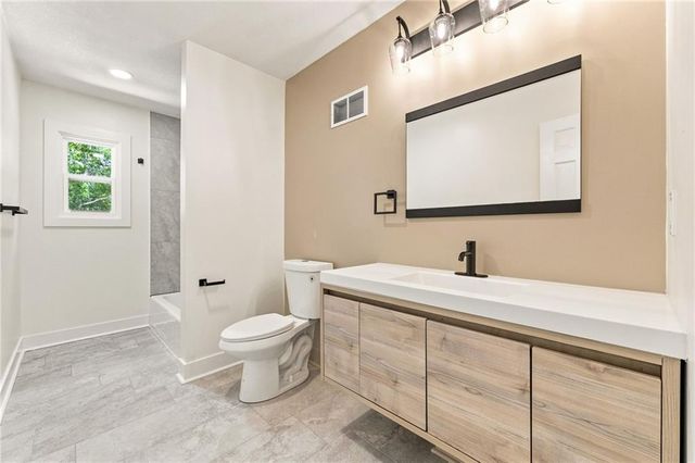 10140 Mackey Street, Overland Park, KS 66212