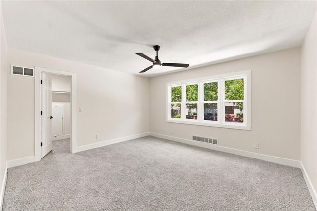 10140 Mackey Street, Overland Park, KS 66212