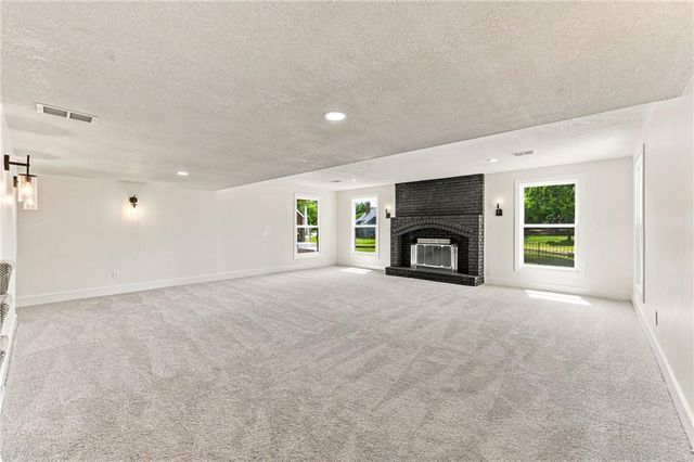 10140 Mackey Street, Overland Park, KS 66212