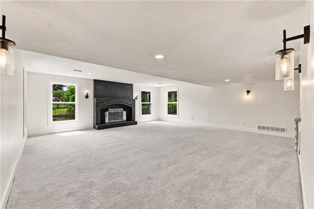10140 Mackey Street, Overland Park, KS 66212