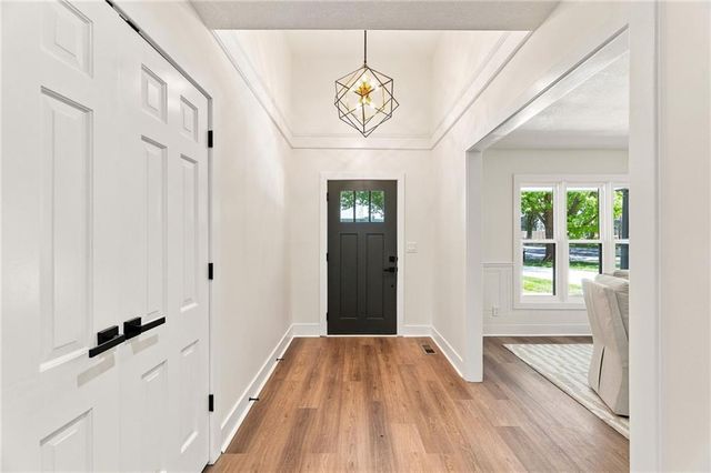 10140 Mackey Street, Overland Park, KS 66212