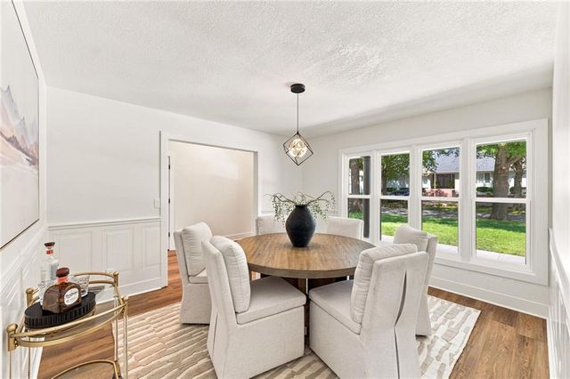 10140 Mackey Street, Overland Park, KS 66212
