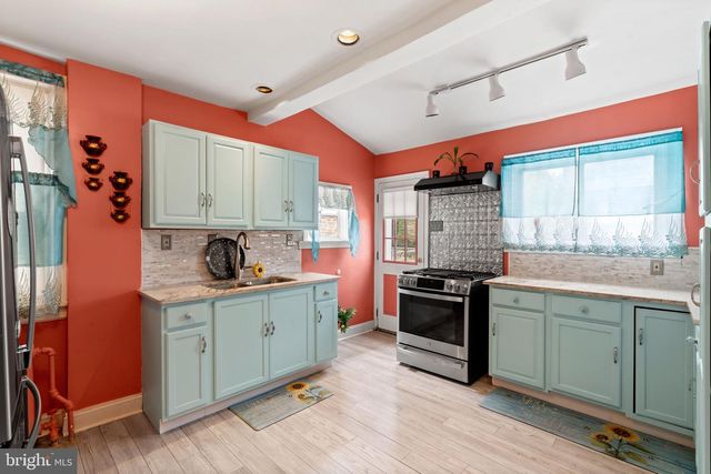 114 KENMORE RD, Upper Darby, PA 19082