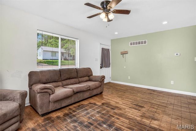 615 Perry Street, De Soto, MO 63020