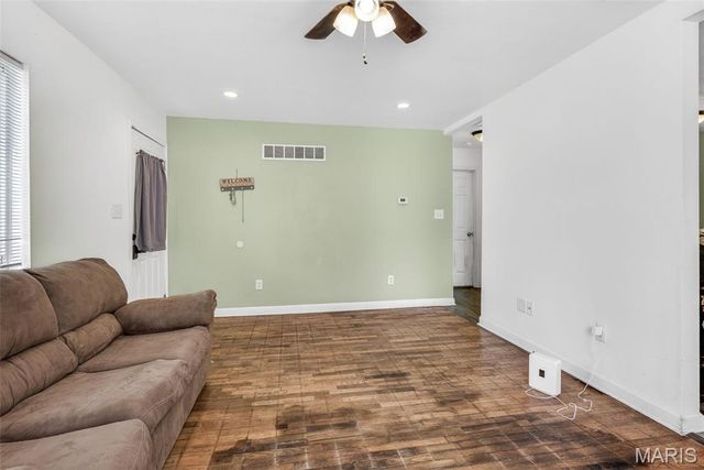 615 Perry Street, De Soto, MO 63020