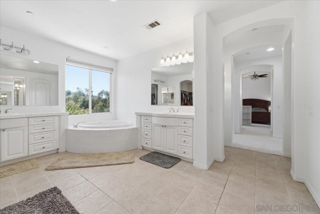 Image 27 of property listing at 10669 El Caballo, San Diego, CA 92127