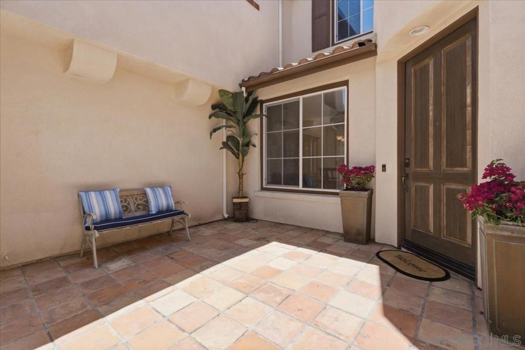 Image 3 of property listing at 10669 El Caballo, San Diego, CA 92127