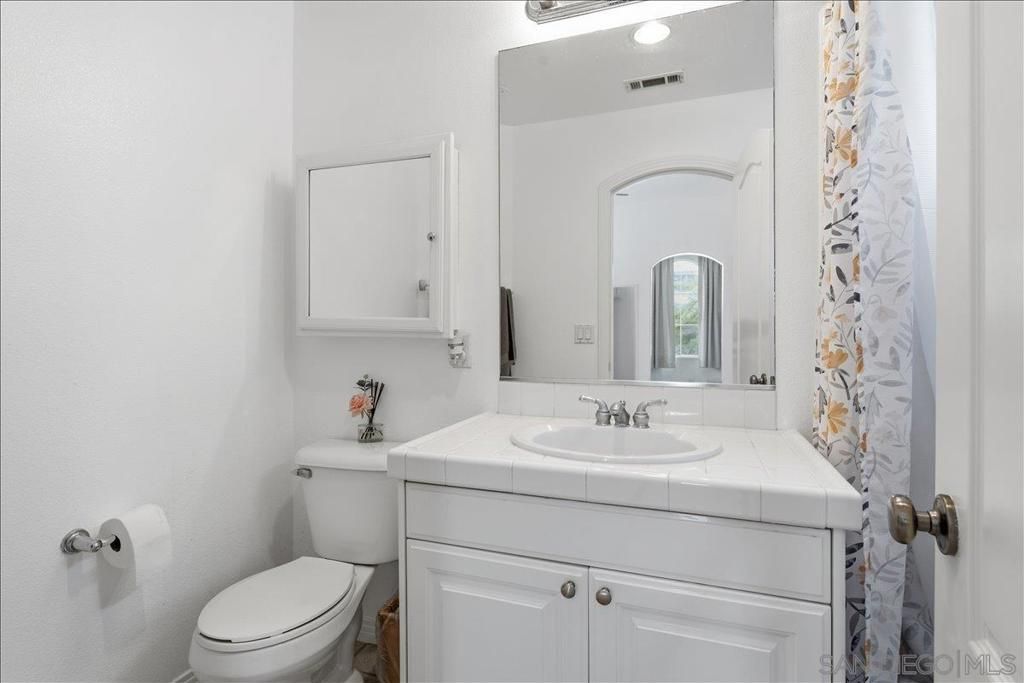 Image 38 of property listing at 10669 El Caballo, San Diego, CA 92127