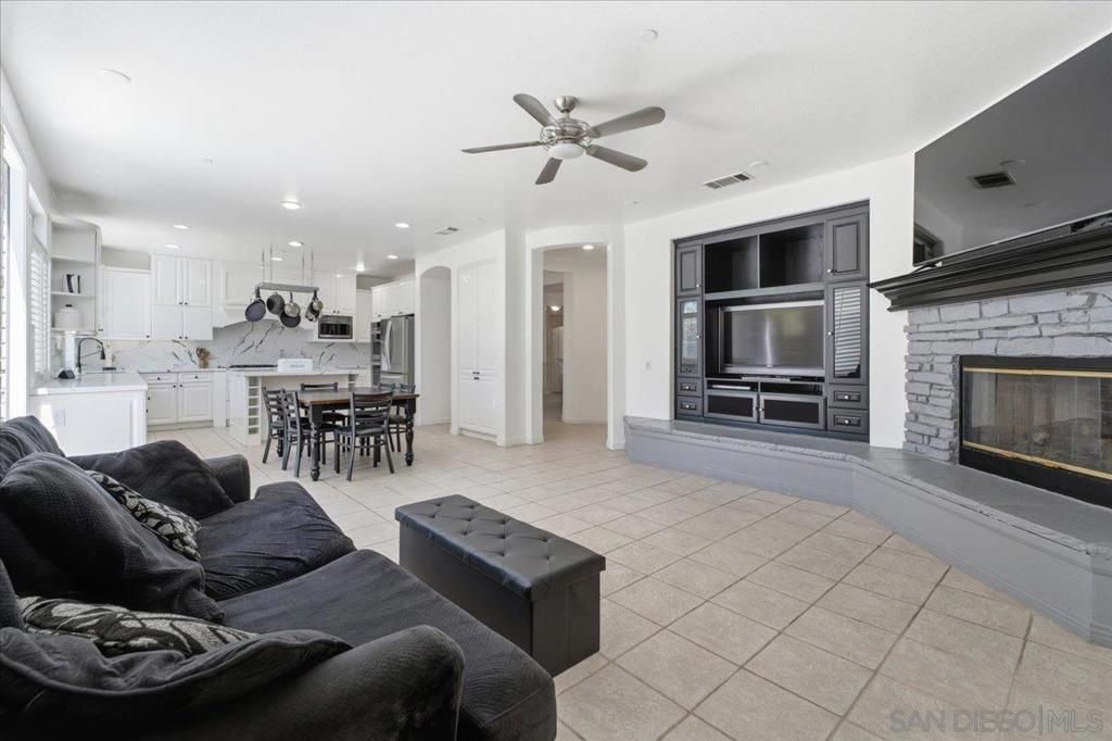 Image 63 of property listing at 10669 El Caballo, San Diego, CA 92127