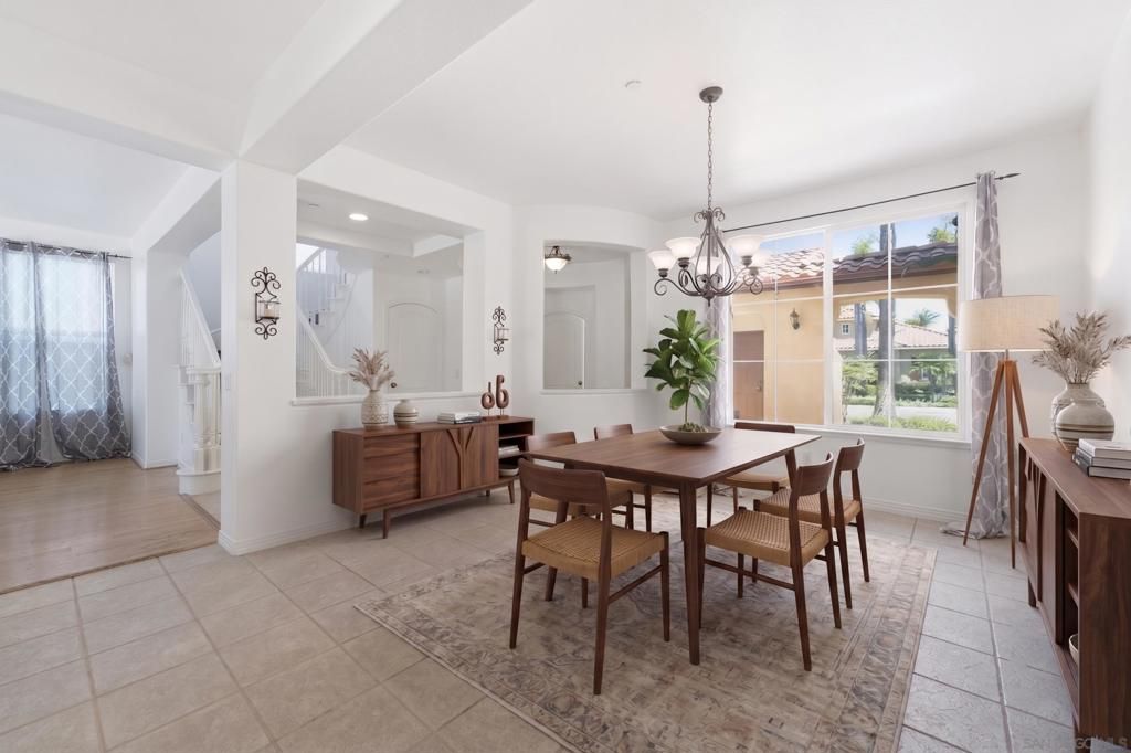 Image 9 of property listing at 10669 El Caballo, San Diego, CA 92127