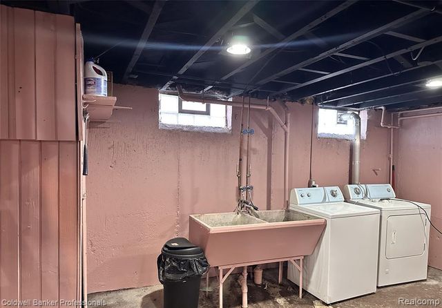 21376 Mitchelldale Avenue, Ferndale, MI 48220