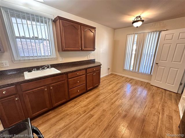 21376 Mitchelldale Avenue, Ferndale, MI 48220