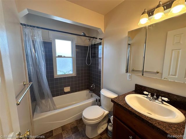 21376 Mitchelldale Avenue, Ferndale, MI 48220