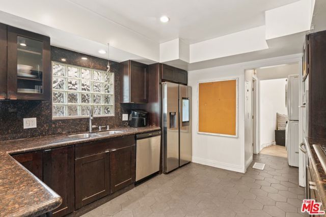 2132 Laurel Canyon Boulevard, Los Angeles, CA 90046