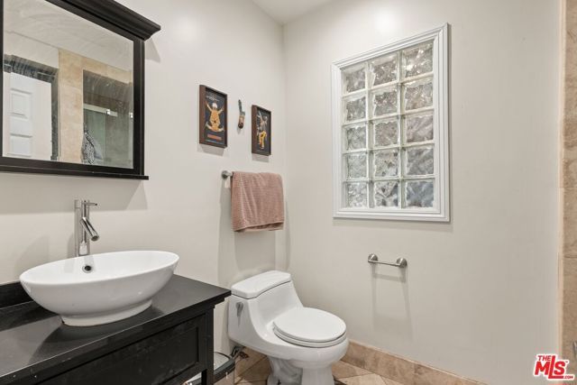 2132 Laurel Canyon Boulevard, Los Angeles, CA 90046