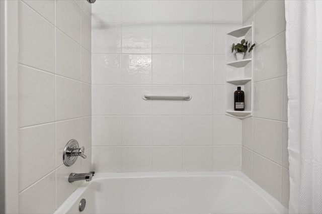 4600 Boone Avenue N, New Hope, MN 55428