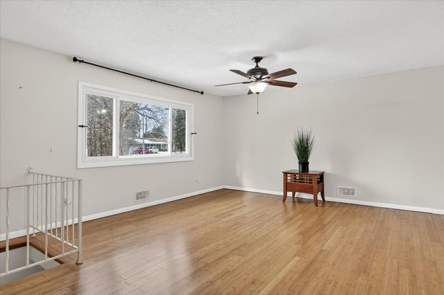 4600 Boone Avenue N, New Hope, MN 55428