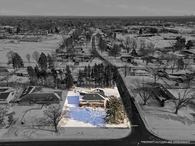 4600 Boone Avenue N, New Hope, MN 55428