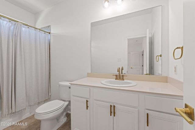 102 Stonehurst Drive, Youngsville, LA 70592