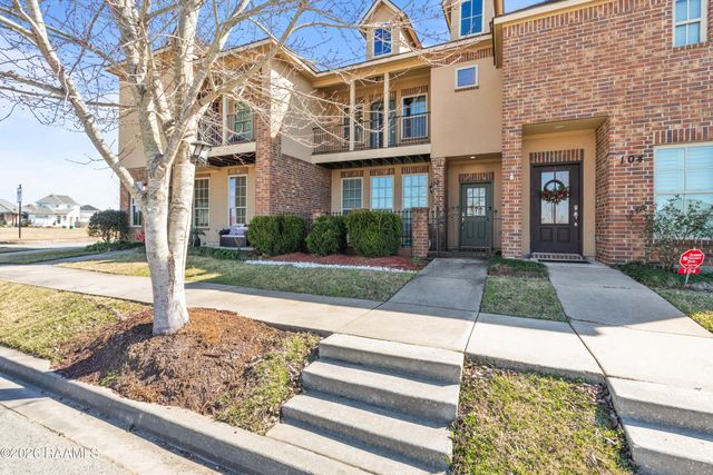 102 Stonehurst Drive, Youngsville, LA 70592