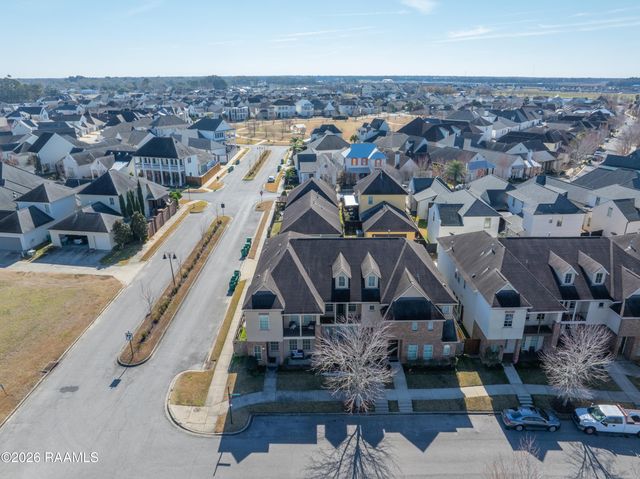 102 Stonehurst Drive, Youngsville, LA 70592