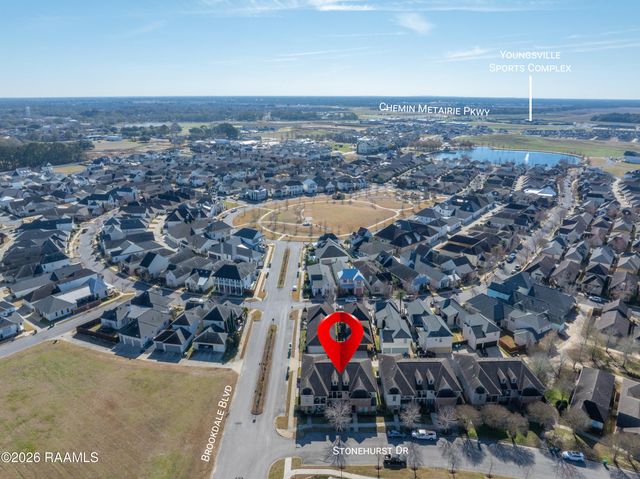 102 Stonehurst Drive, Youngsville, LA 70592