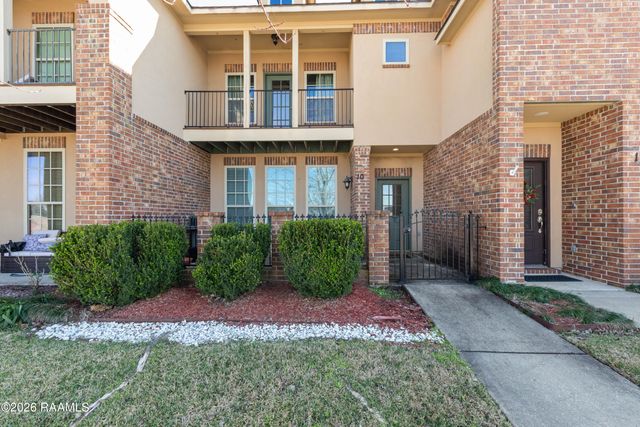 102 Stonehurst Drive, Youngsville, LA 70592