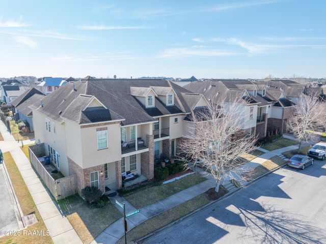 102 Stonehurst Drive, Youngsville, LA 70592